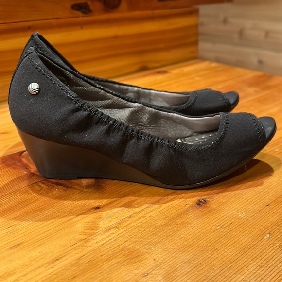 Life Stride Open Toe Wedges - Picture 1 of 5